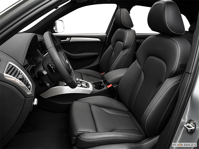 2016 Audi SQ5 | Front seats from Drivers Side