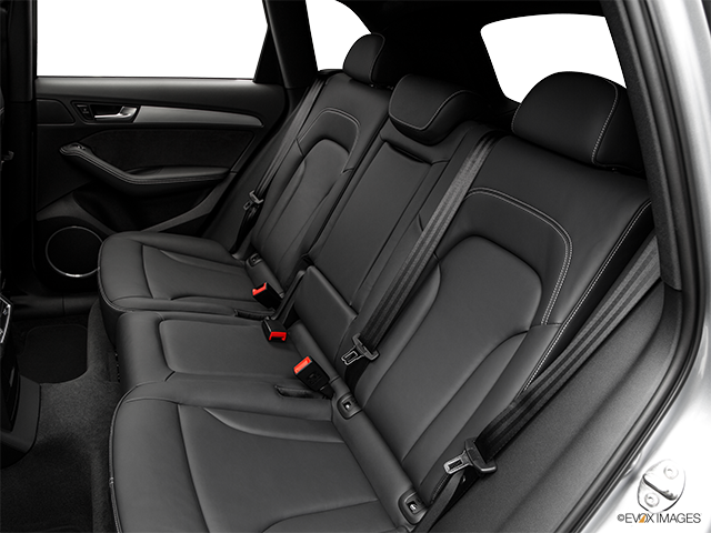 2016 Audi SQ5 | Rear seats from Drivers Side