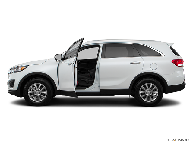 2017 Kia Sorento | Driver's side profile with drivers side door open
