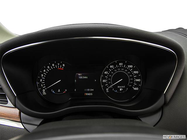 2017 Lincoln MKC | Speedometer/tachometer