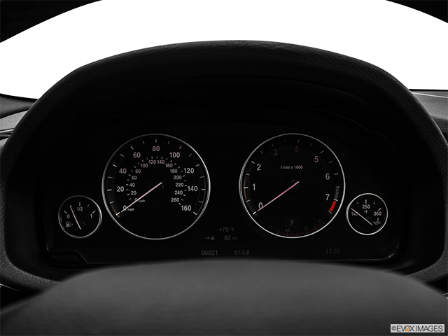 2017 BMW X4 | Speedometer/tachometer