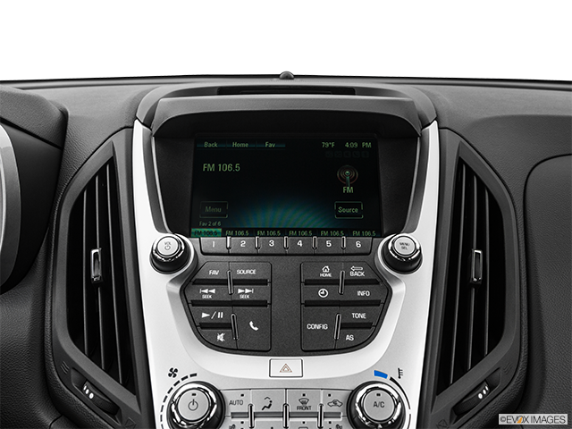 2017 Chevrolet Equinox | Closeup of radio head unit