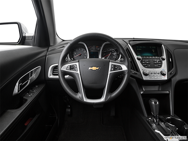 2017 Chevrolet Equinox | Steering wheel/Center Console