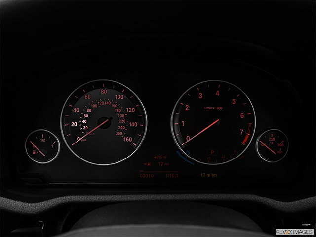 2017 BMW X3 | Speedometer/tachometer