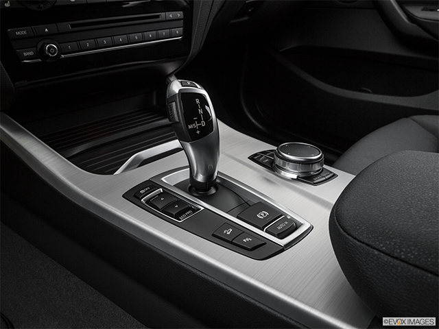 2017 BMW X3 | Gear shifter/center console