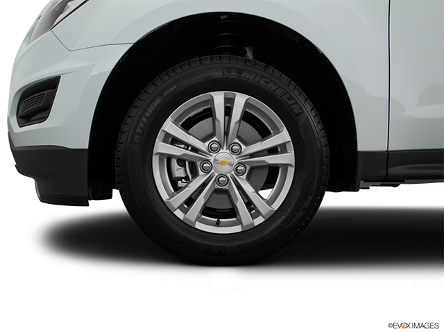 2017 Chevrolet Equinox | Front Drivers side wheel at profile