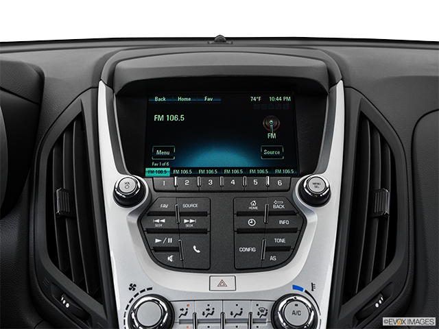 2017 Chevrolet Equinox | Closeup of radio head unit