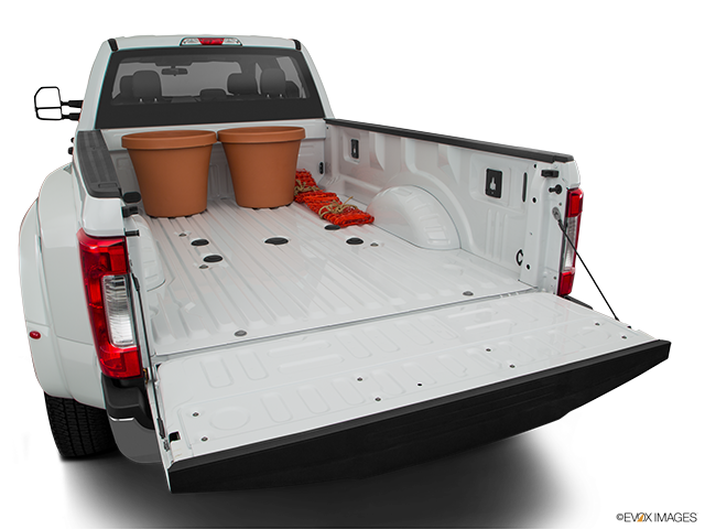 2017 Ford F-350 Super Duty | Trunk props