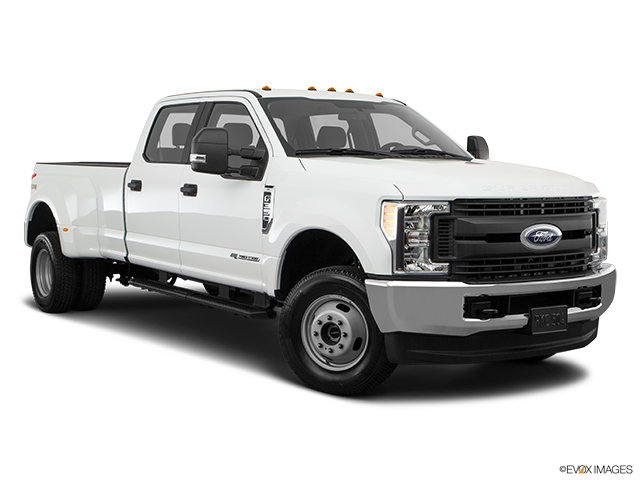 2017 Ford F-350 Super Duty | Front passenger 3/4 w/ wheels turned