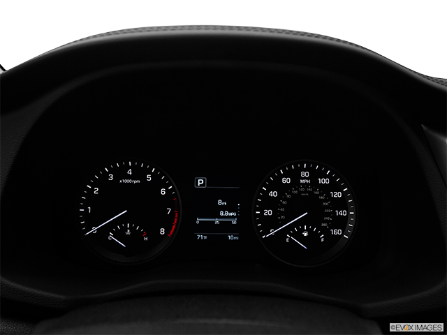 2017 Hyundai Tucson | Speedometer/tachometer