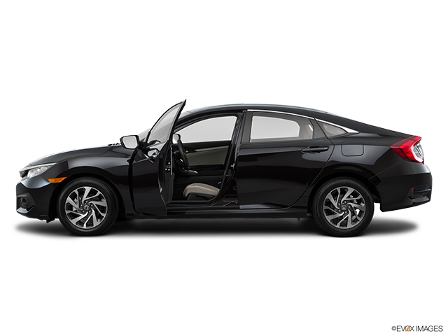 2017 Honda Civic Berline | Driver's side profile with drivers side door open