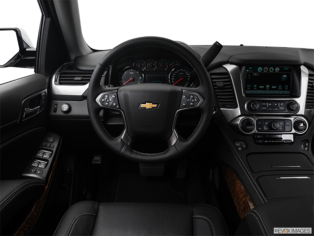 2017 Chevrolet Tahoe | Steering wheel/Center Console