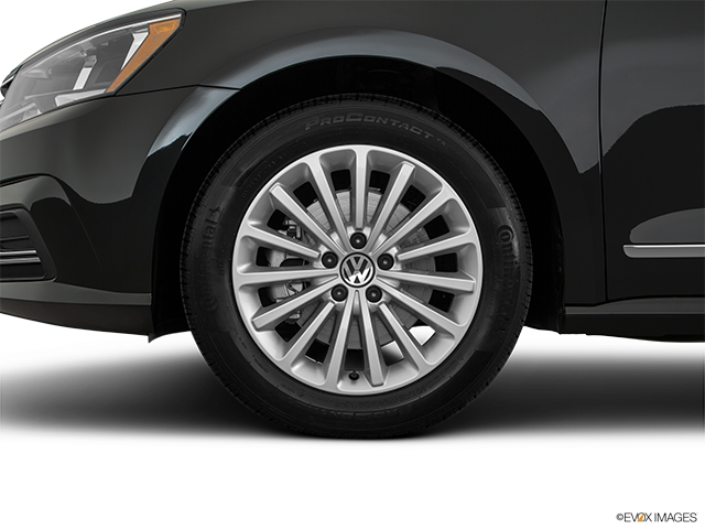 2017 Volkswagen Passat | Front Drivers side wheel at profile