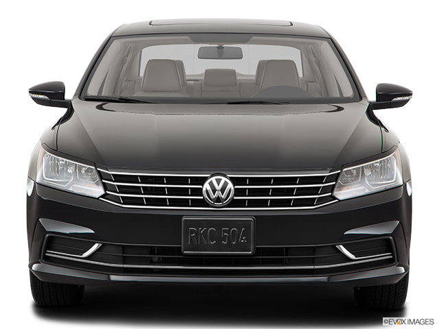 2017 Volkswagen Passat | Low/wide front