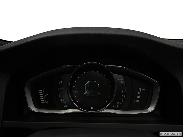 2017 Volvo V60 | Speedometer/tachometer