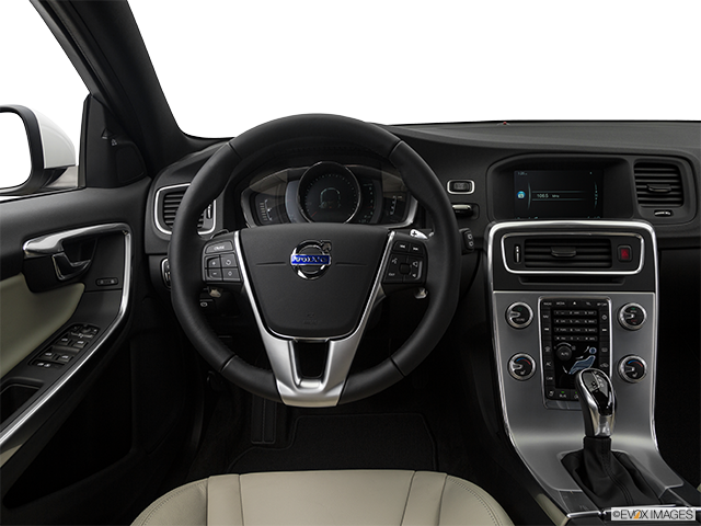 2017 Volvo V60 | Steering wheel/Center Console