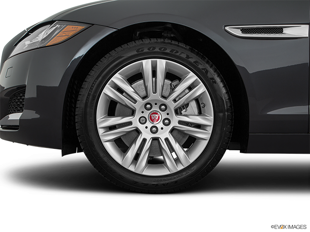 2017 Jaguar XF | Front Drivers side wheel at profile