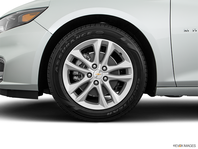 2017 Chevrolet Malibu | Front Drivers side wheel at profile