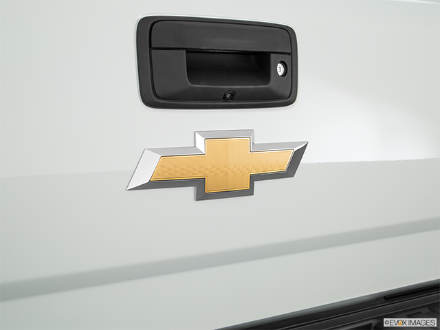 2017 Chevrolet Silverado 1500 | Rear manufacturer badge/emblem