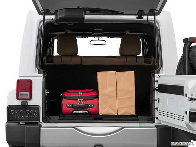 2017 Jeep Wrangler Unlimited | Trunk props