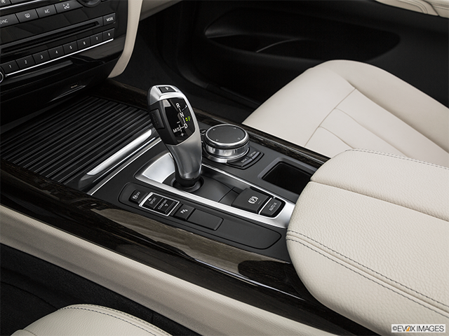 2017 BMW X5 | Gear shifter/center console