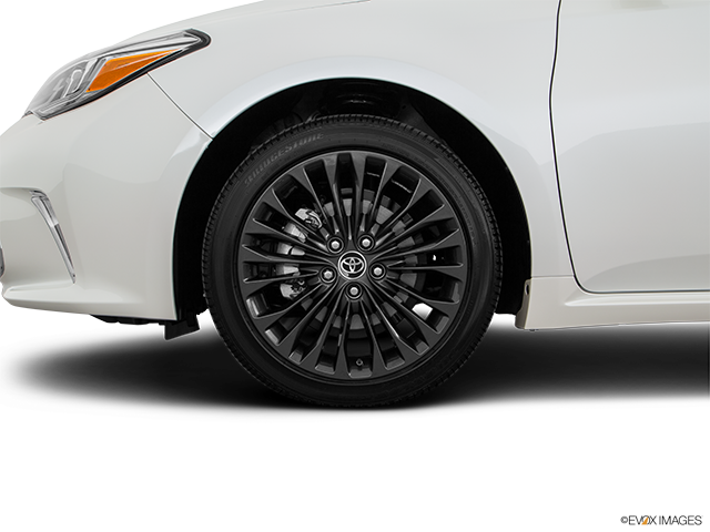 2017 Toyota Avalon | Front Drivers side wheel at profile