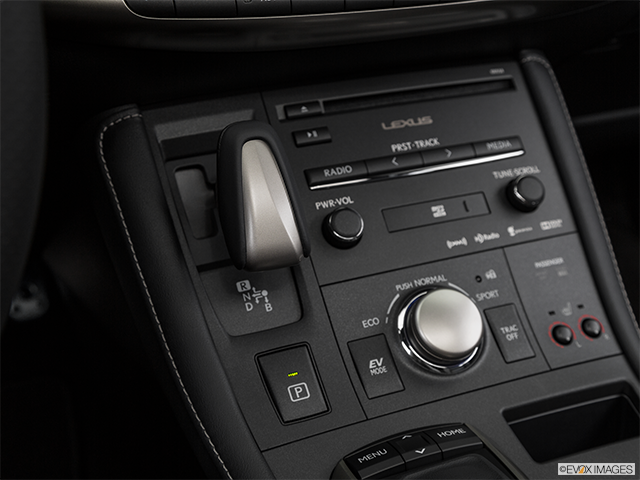 2017 Lexus CT 200h | Gear shifter/center console