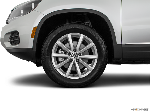 2017 Volkswagen Tiguan | Front Drivers side wheel at profile