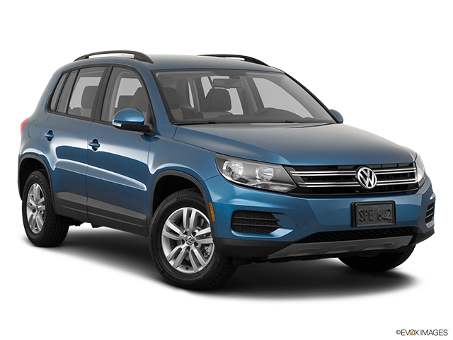 2017 Volkswagen Tiguan | Front passenger 3/4 w/ wheels turned