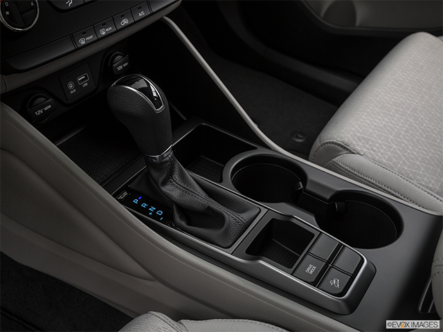 2017 Hyundai Tucson | Gear shifter/center console
