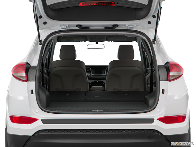 2017 Hyundai Tucson | Hatchback & SUV rear angle