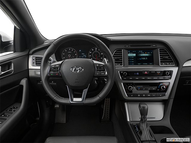 2017 Hyundai Sonata | Steering wheel/Center Console