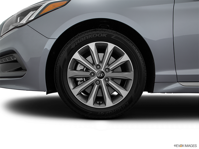 2017 Hyundai Sonata | Front Drivers side wheel at profile