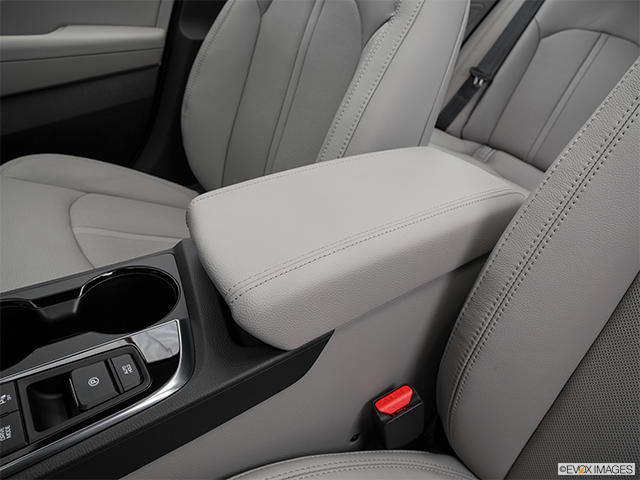 2017 Hyundai Sonata | Front center console with closed lid, from driver’s side looking down