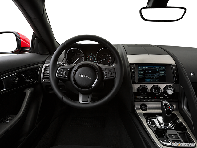2017 Jaguar F-TYPE | Steering wheel/Center Console