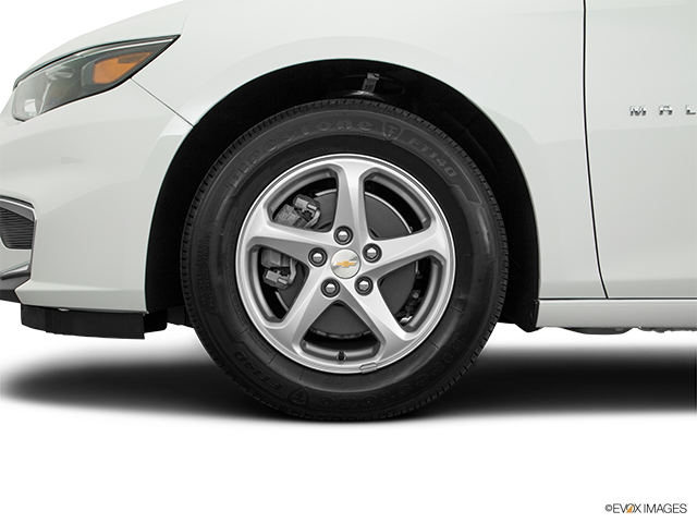2017 Chevrolet Malibu | Front Drivers side wheel at profile