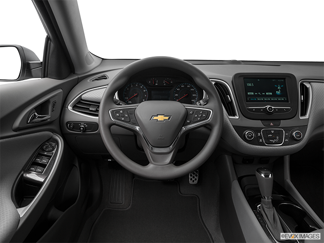 2017 Chevrolet Malibu | Steering wheel/Center Console