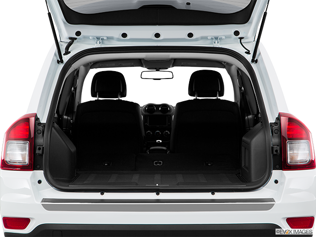 2017 Jeep Compass | Hatchback & SUV rear angle