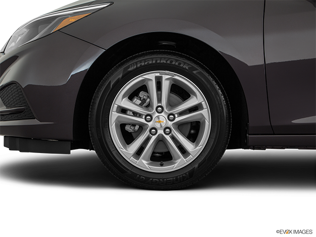 2017 Chevrolet Cruze | Front Drivers side wheel at profile