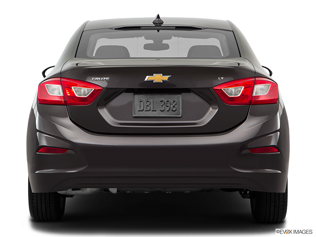 2017 Chevrolet Cruze | Low/wide rear