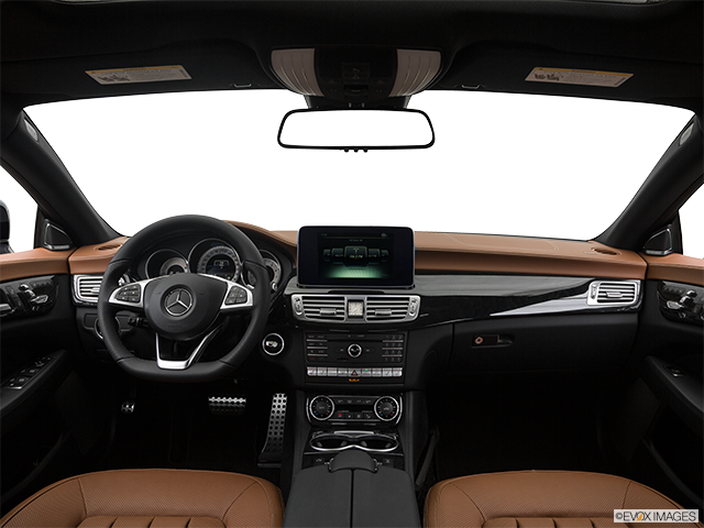 2017 Mercedes-Benz CLS | Centered wide dash shot