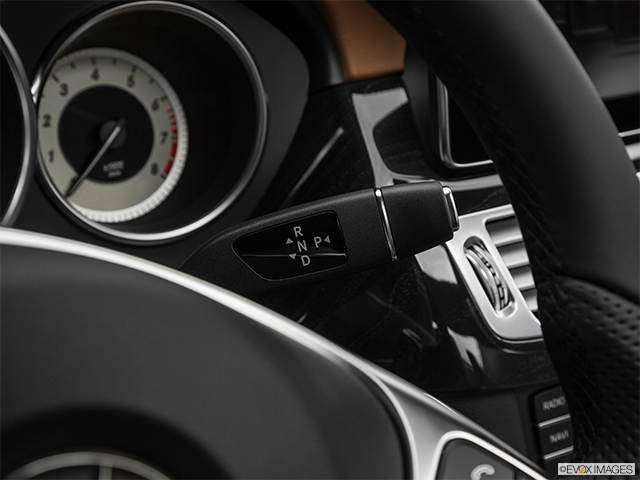 2017 Mercedes-Benz CLS | Gear shifter/center console