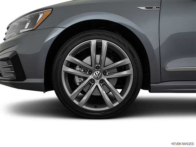 2017 Volkswagen Passat | Front Drivers side wheel at profile