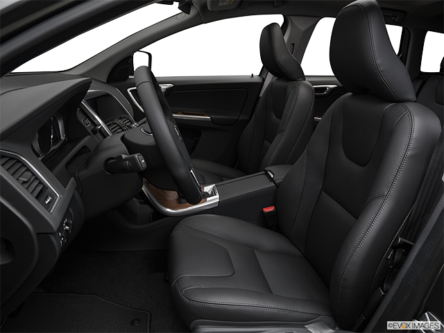 2017 Volvo XC60 | Front seats from Drivers Side