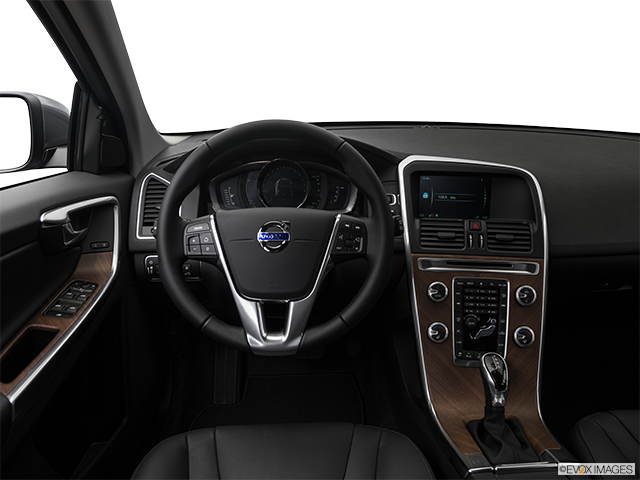 2017 Volvo XC60 | Steering wheel/Center Console
