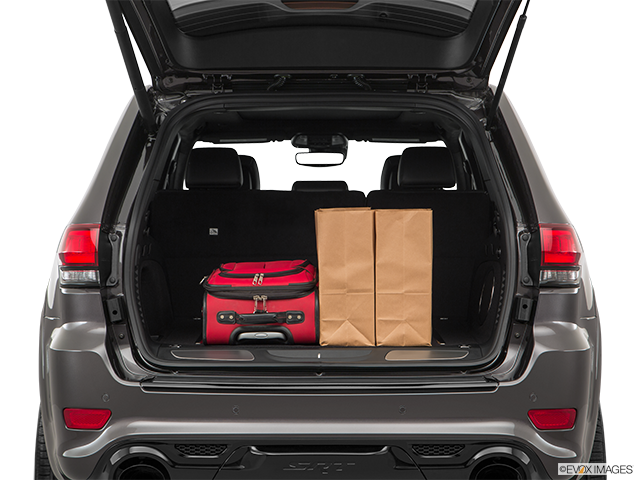 2017 Jeep Grand Cherokee | Trunk props