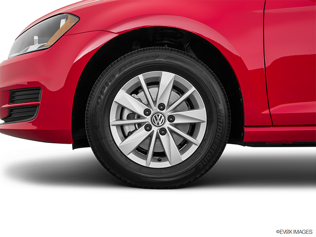 2017 Volkswagen Golf | Front Drivers side wheel at profile