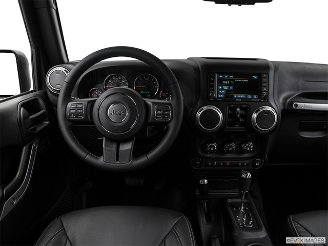 2017 Jeep Wrangler Unlimited | Steering wheel/Center Console