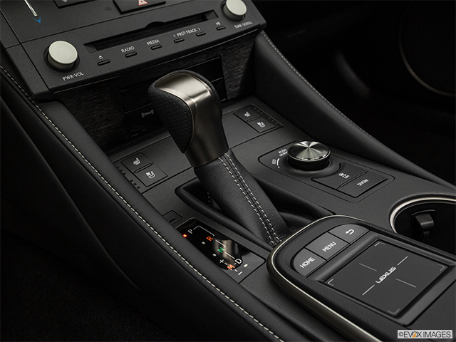 2017 Lexus RC 300 | Gear shifter/center console