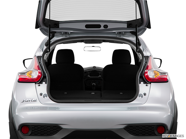 2017 Nissan JUKE | Hatchback & SUV rear angle